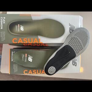NEW BALANCE CASUAL FLEX CUSHION INSOLES SZ  B Juniors 2.5 - 4 Women’s 4.5-6